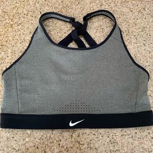 Nike sports bra L